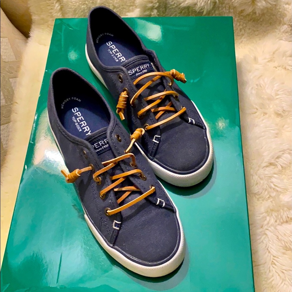 🌸 BLUE SPERRY